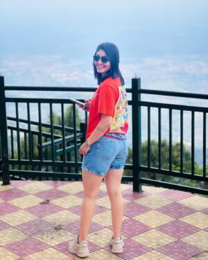 Harleen Deol Instagram - okay but it was genuinely beautiful up there 🤎