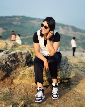 Harleen Deol Instagram - Simply happy 🦋
