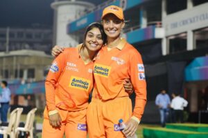 Harleen Deol Instagram - As fun as it is to bat with them. It’s even more fun when we are off field. And gr8 vibes when these two are around, or rather i should say when I am around them 😂😂 

#ashhiiii#sophiaaaaaa🏏