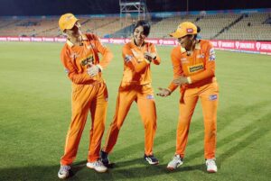 Harleen Deol Instagram - As fun as it is to bat with them. It’s even more fun when we are off field. And gr8 vibes when these two are around, or rather i should say when I am around them 😂😂 

#ashhiiii#sophiaaaaaa🏏