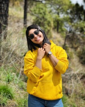 Harleen Deol Instagram - Live your life in warm yellow 💛