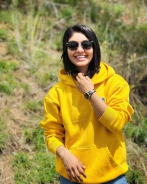 Harleen Deol Instagram - Live your life in warm yellow 💛