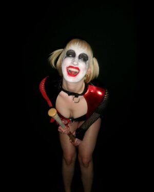Harley Quinn Smith Instagram - happy halloween puddin! ❤️🖤