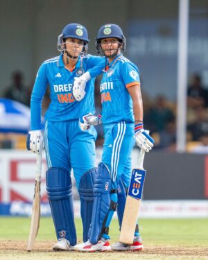 Harmanpreet Kaur Instagram - 7️⃣ 🤝 1️⃣8️⃣ 

𝗜. 𝗖. 𝗢. 𝗡. 𝗜. 𝗖 😊 💙

#TeamIndia | #INDvSA | @imharmanpreet_kaur | @smriti_mandhana | @idfcfirstbank