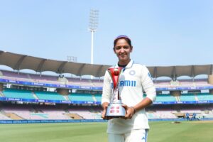 Harmanpreet Kaur Instagram - This Team has my Heart 🇮🇳🍀

#strongertogether