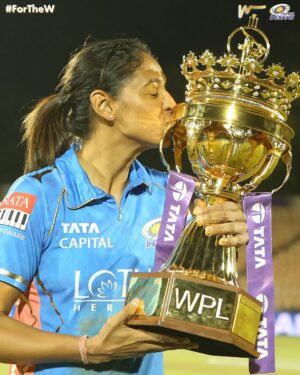 Harmanpreet Kaur Instagram - Woke up feeling like a champion. 🥹💙

#OneFamily #MumbaiIndians #AaliRe #WPL2023 #WomenCricket #ForTheW @imharmanpreet_kaur