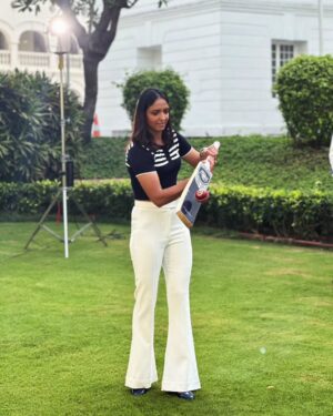 Harmanpreet Kaur Instagram - Makeover magic 💫