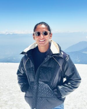 Harmanpreet Kaur Instagram - You’ve been locked in here FOREVER! #throwback 

#kashmir #gulmarg #nature #vacation #serenity #tranquility