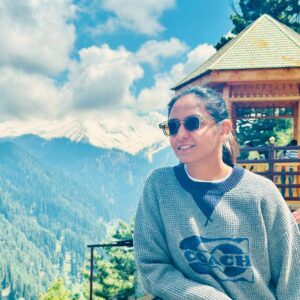 Harmanpreet Kaur Instagram - Embracing the Gods of nature and its creators 🍀🌍