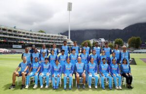 Harmanpreet Kaur Instagram - We’ve been there before and we know how to get it .

Lets go team 🇮🇳 

I’m proud of you all 🇮🇳💪

#worldcupsemifinals #indvsaus