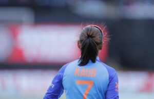 Harmanpreet Kaur Instagram - We’ve been there before and we know how to get it .

Lets go team 🇮🇳 

I’m proud of you all 🇮🇳💪

#worldcupsemifinals #indvsaus