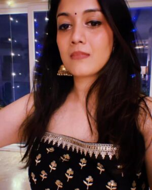 Harshita Gupta Instagram - Happy 1st Diwali as Wife Shife Te Hupsand Shupsand 🌚🪔✨