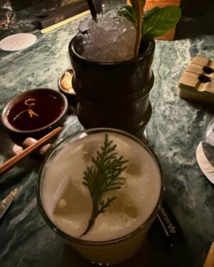 Hazal Subaşı Instagram - Güzelliklerle gel 2025..♥️ Mutlu yıllaaarrr!!🥂