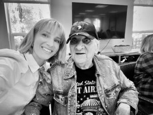 Heather Morris Instagram - Happy Veterans Day to this 100 year old war hero and to all the veterans who selflessly serve for our freedom 🙏🏻🙏🏻