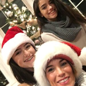 Heidi D'Amelio Instagram - From our family to yours… MERRY CHRISTMAS!! 🎄🎁🎅🏼🦌✨ Love looking back at our Christmas’ over the years ❤️🥹
