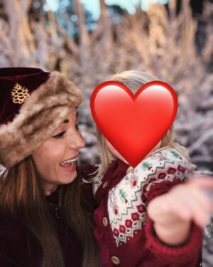 Helen George Instagram - The most incredible time was had at @laplanduk, photos just won’t do the magic justice. An amazing time for kids and grownups alike. Thank you @laplanduk, such a festive treat 🌲