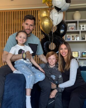Helen Lindes Instagram - ¡¡Feliz cumpleaños Alan!! Sin duda nos tocó el gordo contigo hace 8 años ❤️ @rudy5fernandez #22diciembre #Alancumple8