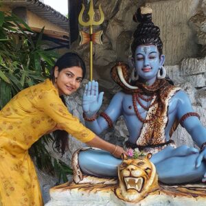 Hema Sharma Instagram - 🕉️ हर हर महादेव ! 🙏🌺 @hemasharma973  @creators #viral #explore  #harharmahadev #life #motivation