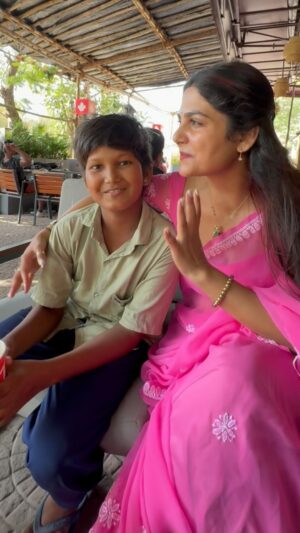 Hema Sharma Instagram - आज फिर से मिल गया कृष्ण ! @krishnap8433 😍 He is a An Intelligent Boy 👦 @hemasharma973  @creators  #viral #explore #réel #help