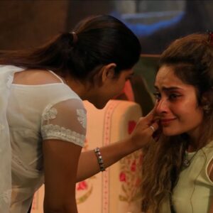 Hema Sharma Instagram - Rota hua insaan kabhi acha nahi lagta. Aur hum hamesha haste rehne me mante hai 😌

@colorstv @officialjiocinema @endemolshineind @beingsalmankhan 

#biggboss #biggboss18 #hemasharma #shrutika #salmankhan