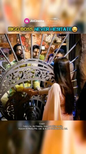 Hema Sharma Instagram - Hema जी  हमेशा ठीक  रहती है ! 💪🤝🤩🙈🙈🤣🤣 @colorstv @endemolshineind  @beingsalmankhan  @karanveermehra  #viral #biggboss #explore #hemasharma #बिगबॉस18