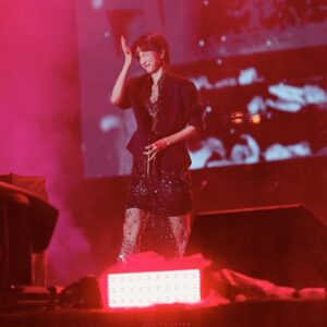 Hikari Mitsushima Instagram - #hkt西九音樂節 ⭐︎🏙️🪼💙
Hong Kong since the "labyrinth" music video shoot.
我們非常感动！