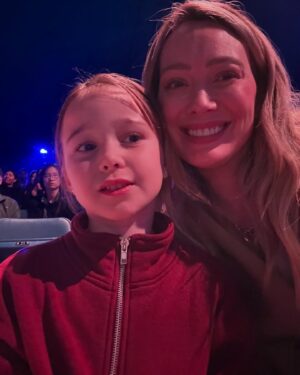 Hilary Duff Instagram - Been a busy break. Filled with flu. Adventure. Flu. Lots of plans. and thank the high heavens school is back in session 😅