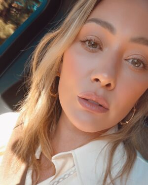 Hilary Duff Instagram - Been a busy break. Filled with flu. Adventure. Flu. Lots of plans. and thank the high heavens school is back in session 😅