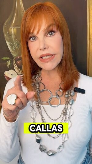 Hilda Abrahamz Instagram - La vida no es para las que callan, es para las que se hacen escuchar. 

¿Crees que el silencio te protege? No, querida. El silencio es una invitación para que los demás tomen tu lugar, tu voz y hasta tus decisiones. Habla, defiende lo tuyo, y recuerda: en este juego, quien no tiene voz, no tiene poder. 

#FrasesDeVillana #TomaElControl #HazteEscuchar #HildaAbrahamz”