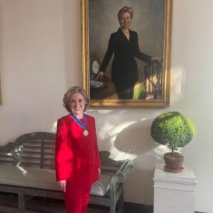 Hillary Clinton Instagram - How it started vs. how it’s going.

📷: @opalvadhan