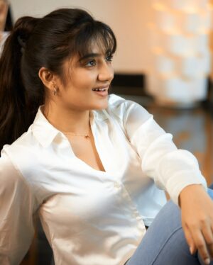 Hima Bindhu Instagram - It’s getting cold, so be careful of cold🌬️🌨️
📸@_thestudiospace_ @dinesh_baburaj