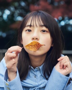 Hina Kikuchi Instagram - 発売中の週刊少年マガジンにて表紙･巻頭を飾らせていただきました！
冬感満載の撮影で、素敵なお写真がたくさん残せたと思います✨是非チェックしてください🙏