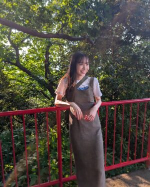 Hiroe Igeta Instagram - 2nd写真集「つかのま」
オフショット@福岡🦭

福岡の衣装は全部私物なんですが、
1つだけその場でお借りしたものがあります😚

そんな撮影時のエピソードも
写真集発売イベントで話せたらいいな。

#井桁弘恵つかのま