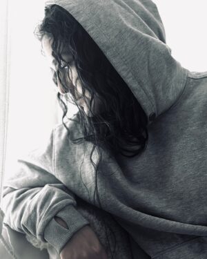 Hoda Zeinolabedin Instagram - من با سه تا قانون زندگي مي كنم:

عشق بدون عمل هيچِ

اعتماد بدون ثابت كردن هيچِ

عذر خواهي بدون عوض شدن هيچِ
@miladpartovii :📸