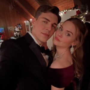 Holland Roden Instagram - How many pictures did @nolanfunk and I take during #fivegoldrings ?!!! TOO MANY to count 😅🎄

@stevenrmonreo and @emerlin789 
Brought us in and lead the ship down such a fun scavenger hunt 🔎🔎🔎🔎

✨I hope you enjoy this #countdowntochristmas movie 

‼️Airs TONIGHT!! On @hallmarkmystery at 8pm/7pm central 🎅🎅🎅

And Shoutout to the Winnipeg crew!! I had the same amazing 1st ad Ronaldo 8 years ago!! 
Shooting Channel Zero ❤️