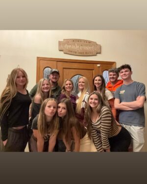 Holly Holm Instagram - More memories were made than pictures were taken. As it should be 😊 Hope you all had quality time with loved ones this Thanksgiving ❤️