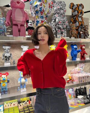 Hong Ji-yoon Instagram - 피어에 가면은 시간이 어떻게 가는지 모르게 돼
내가 그랬어요
#광고 @peer_official @bonrrow_official