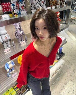 Hong Ji-yoon Instagram - 피어에 가면은 시간이 어떻게 가는지 모르게 돼
내가 그랬어요
#광고 @peer_official @bonrrow_official