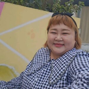 Hong Yun-hwa Instagram - 충북 보은군 수정리마을에
홍윤화가 있습니다ㅎㅎㅎㅎ캬캬
마을을 예쁘게 가꾸신다며 
저를 그려넣어주셔서 넘 행복합니다ㅎㅎ
우리 수정리마을에 기염댕이가 되볼게요!!😍
모두 놀러오세염ㅎㅎ
.
#수정리만세!
#이장님만세!
#수정리로오세요!!