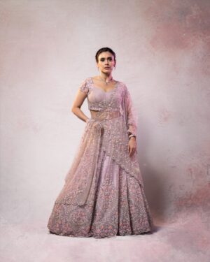Hrishitaa Bhatt Instagram - Feeling like a diva 😍🙄

Styledby- @stylebyriyajain
Assistant Stylist- @moreprachi__
Outfit- @zowed_hyderabad @zo_wed
Jewellery- @indianjewellery999
MUA- @manish_kerekar
📸- @anirudh_ramteke @abhi_nair1997
Managed by- @moushumibanerji