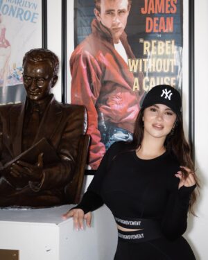 Huda ElEtrreby Instagram - I am thrilled to announce that I’m done getting the method acting at the lee strasberg institute , It is truly an incredible opportunity to be in this place with these inspiring and loving people. Each and every one of you holds a part of my heart.🥰🥰🥰

‎يسعدني أن أعلن أنني انتهيت من الحصول على التمثيل المنهجي في معهد لي ستراسبيرج، إنها حقًا فرصة مميزه أن أكون في هذا المكان مع هؤلاء الأشخاص الملهمين والمحبين. كل واحد منكم يحمل جزءًا من قلبي