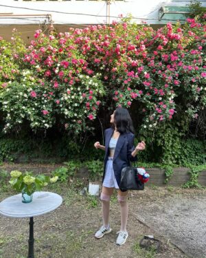 Hwang Seung-eon Instagram - 💃🏻
5/23 올리려다 돌아본
패기로웠던 5월
link in bio
