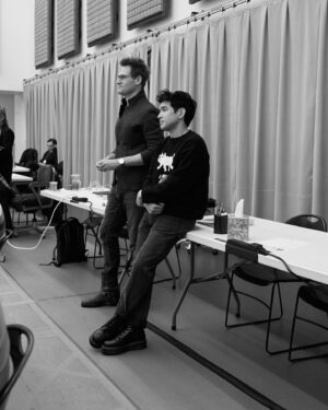 Idina Menzel Instagram - Bringing the redwoods to life on stage takes serious creativity — and we’ve got the dream team on it! Rehearsals are officially underway. See you in January! 💛 #RedwoodMusical 
📷: @jennyandersonphoto