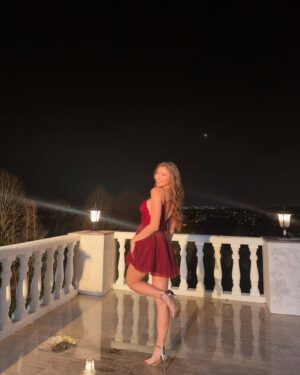 Ilayda Akdoğan Instagram - bu aksam dugunumuz var😁
@yabanidizi @nowtvturkiye