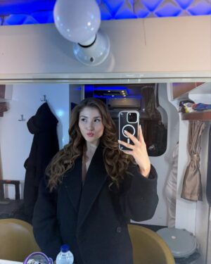 Ilayda Akdoğan Instagram - bu aksam dugunumuz var😁
@yabanidizi @nowtvturkiye