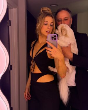 Iliza Shlesinger Instagram - Just know that I ate. And if you didn’t like the outfit, you starved. Those rumblings you are hearing are just your empty stomachs.