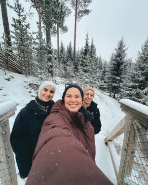 Iman Meskini Instagram - On a mission to romanticize this winter ❄️🥶🫶🏽