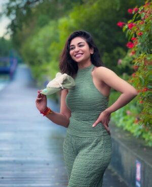 Indhuja Ravichandran Instagram - Kick-starting 2025 with a green signal & a brighter vision 💚🧚🏼‍♀️🤌🌻🌈💃🏻 

Have a nice feeling that this 2025 will be beautiful & blessed for everyone of us ❤️❤️❤️

Sending more love to you alllllll 🤗

#happynewyear2025 
#onlylove #naturegirl