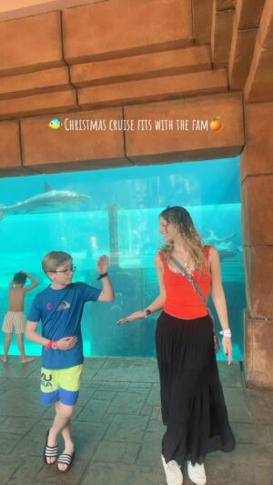Indi Star Instagram - Christmas cruise outfitsss⛵️🍊🐠🌊🚢⭐️😛 #cruise #trend #outfitinspo #family