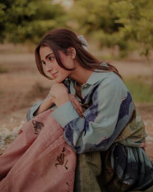 Iqra Aziz Instagram - December you’re my favourite❄️

Wearing: @cord.in 
HnM: @izainzaidi @sunnysilvester 
Shot by: @rehanmithanii